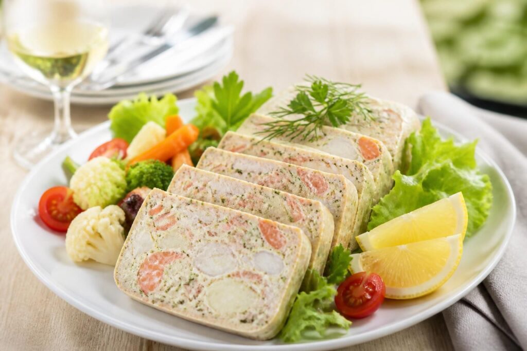 découvrez nos astuces pour réussir une terrine de poisson fraîche et légère, parfaite pour un plat convivial à partager entre amis ou en famille.