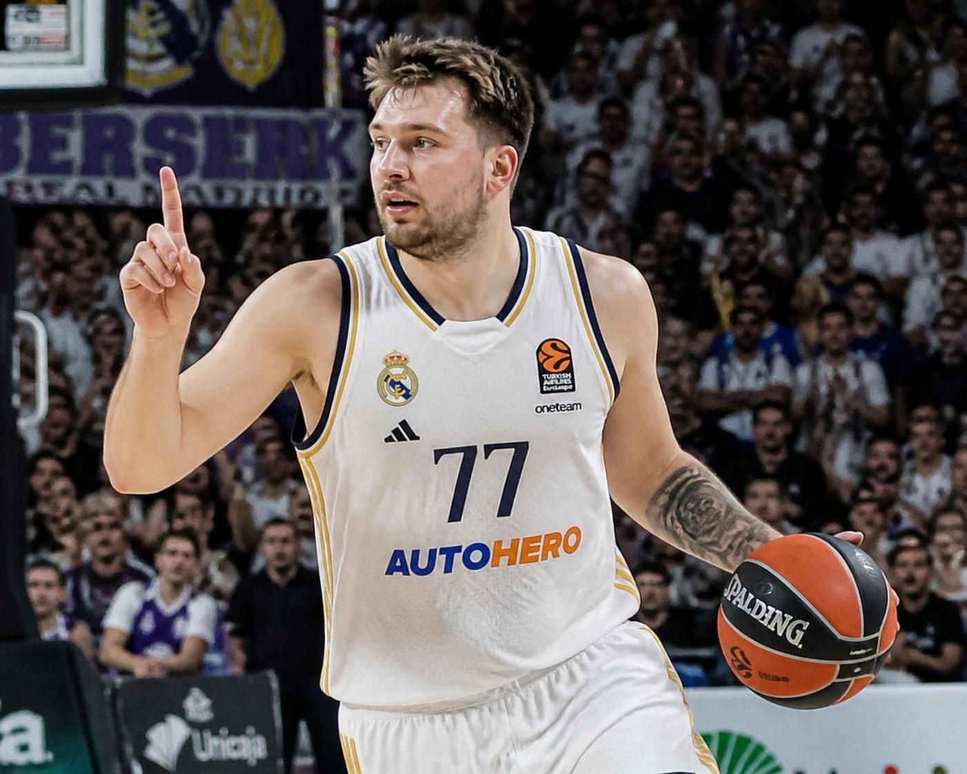 découvrez pourquoi luka doncic est devenu une icône incontournable du basketball européen et comment il fascine les fans de nba par son talent exceptionnel et sa détermination.